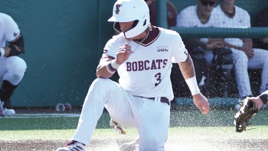 Bobcats drop road game to No. 2 Texas