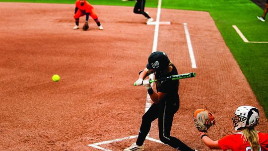 Bobcats sweep Roadrunners with 3-0 win