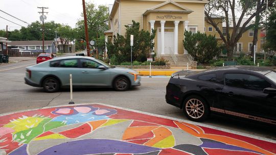 City to remove downtown painted crosswalks, curbs