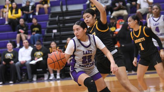 Lady Rattlers drop district game to Judson