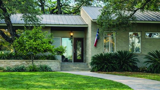 Mid-century Modern comes to Victorian row: 816 Belvin St.