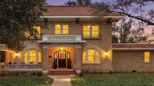 Renaissance Revival at Moore Manor: 545 Hopkins St.