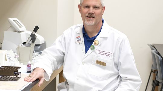 Rohde receives pathology mentorship award