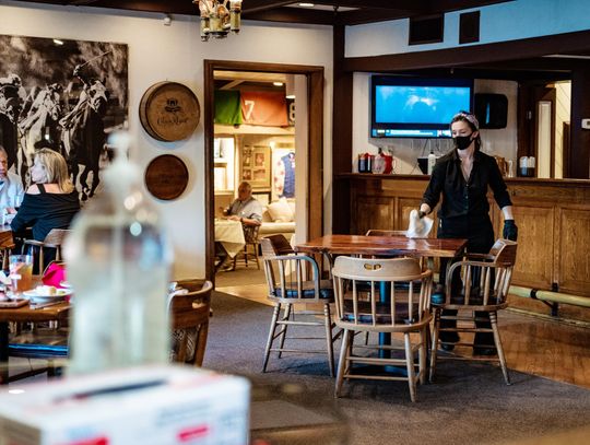 Alcohol to go from restaurants gets closer to becoming permanent as Texas House gives initial approval