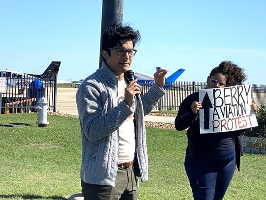 Area activists hold protest at airport to focus on migrants