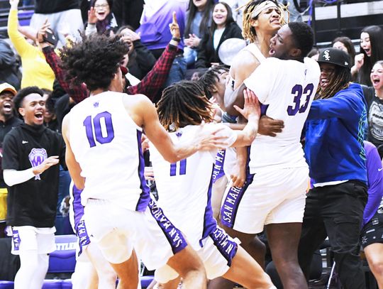 AT THE BUZZER: Cofer sinks buzzer-beating 3-pointer to push No. 11 San Marcos past Clemens 