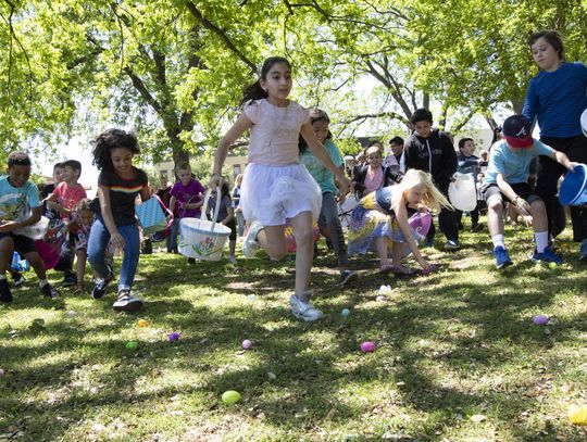 Big turnout for first-ever Easter Egg hunt on courthouse lawn