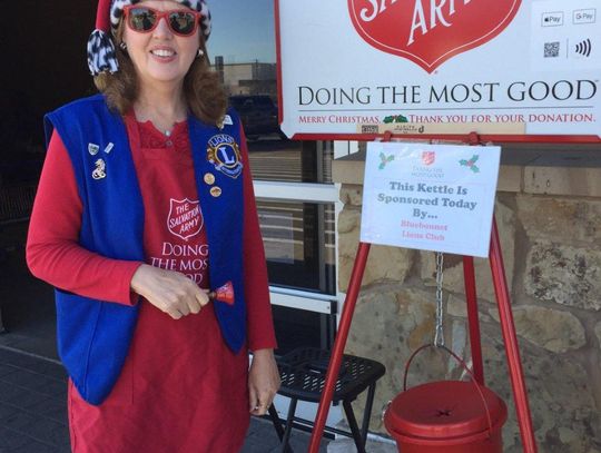 Bluebonnet Lions volunteer with Salvation Army 