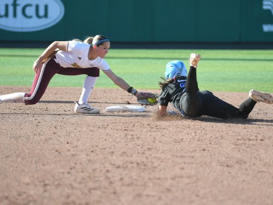 Bobcats bounce back with shutout win over Islanders