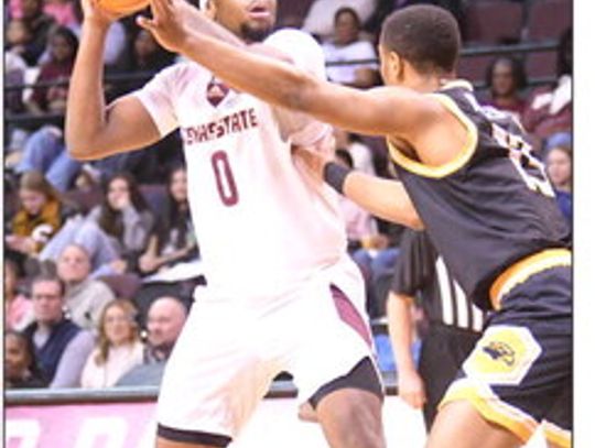 Bobcats fall to Coastal in controversial fashion