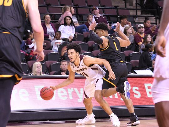 Bobcats find their peak against Moutaineers, win 82-57