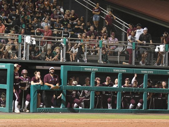 Bobcats push No. 1 Texas to their limit in 3-2 loss