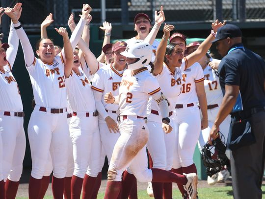 Bobcats run-rule Warhawks to take series