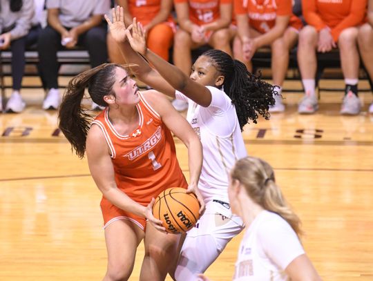 Bobcats win first game, defeating A&M Corpus Christi