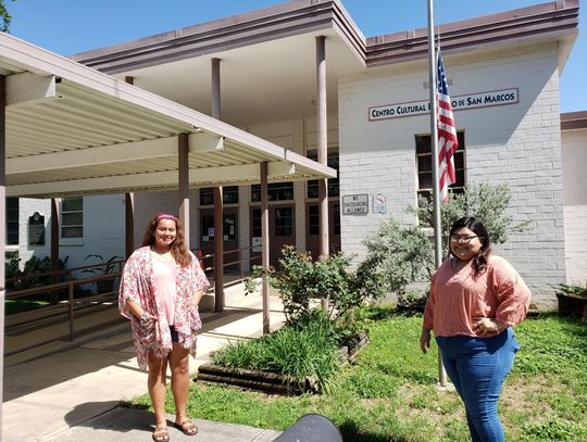 Centro awards local high school students 