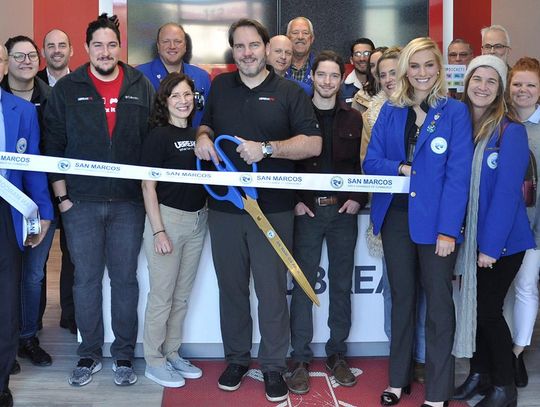 Chamber Ambassadors host ribbon cuttings for uBreakiFix, Republic Finance