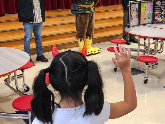 CHOOSE TO REFUSE: Bowie Elementary students pledge no to drugs during Red Ribbon Week