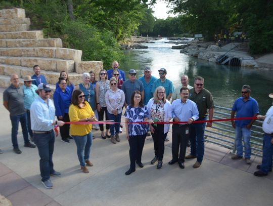 City cuts ribbon for Rio Vista Falls, Shared Use Pathway projects 