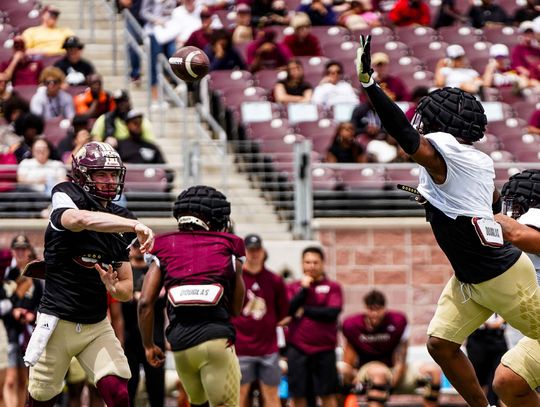 Defense impresses at Maroon & Gold Spring Game