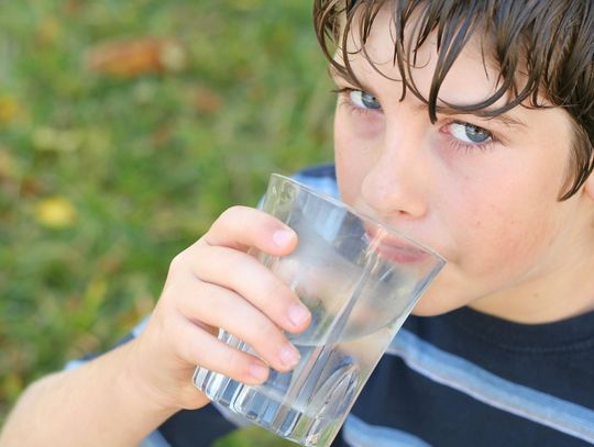 Doctors warn of dehydration as summer temperatures continue rising 