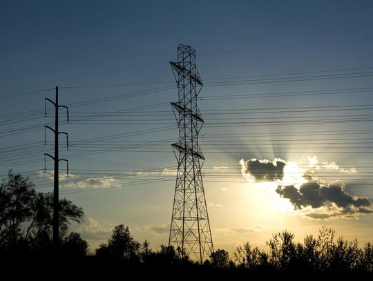 ERCOT asks Texans to conserve power after 6 power generation facilities go offline 