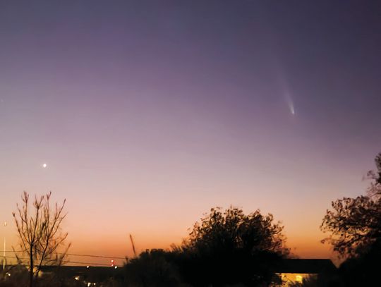 Glimpse of rare comet