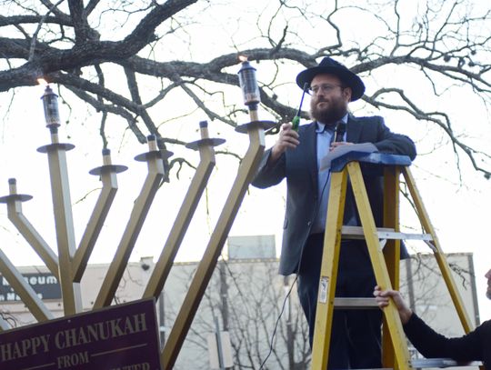 Hanukkah begins with menorah lighting at courthouse lawn