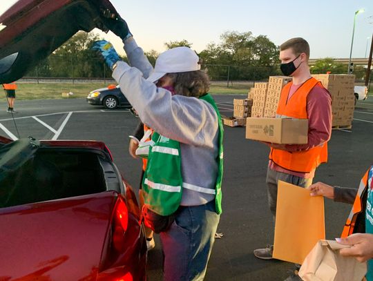 HELPING DURING THE HOLIDAYS: Hays County Food Bank giving to families in need 
