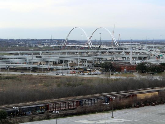 High-speed train between Dallas and Houston gets federal approval