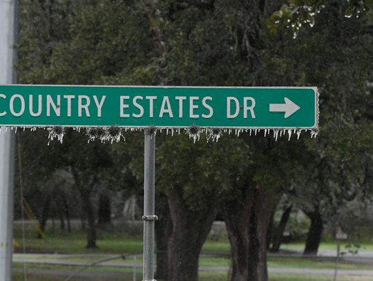 ICY CONDITIONS: Arctic cold front, sleet blow through San Marcos; City warns road becoming slick