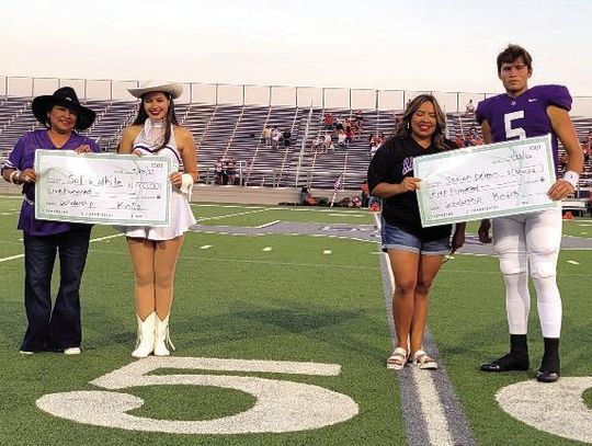 KnD‘s Boutique awards scholarships to SMHS seniors