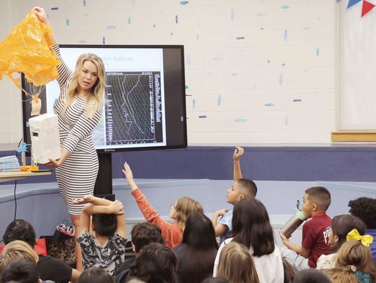KXAN meteorologist Kristen Currie visits Bowie Elementary