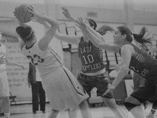 Lady Rattlers defeat Harlandale for playoff win