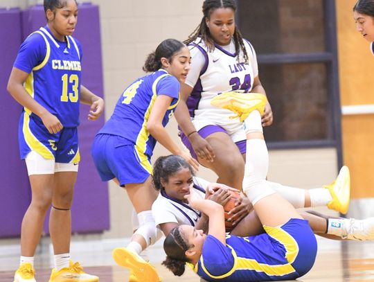 Lady Rattlers dominate Clemens for third consecutive win in district play