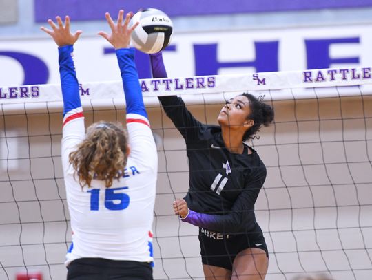 Lady Rattlers fall in heartbreaker to district foe Lady Chaparrals