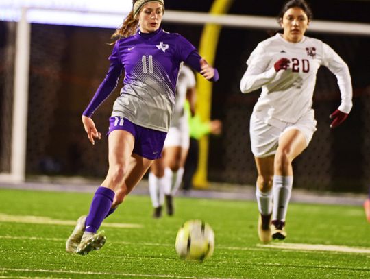 Lady Rattlers fall to Bastrop in ‘unlucky’ match