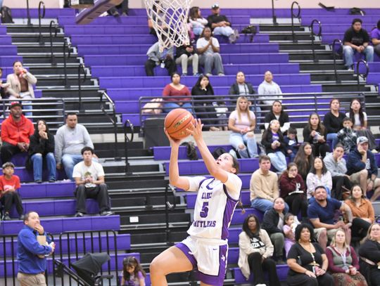 Lady Rattlers finish strong at Riviera Roundup