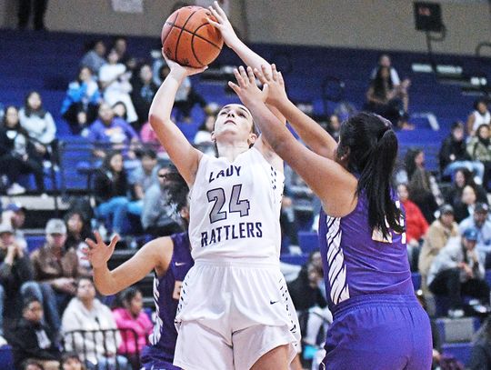 Lady Rattlers snap losing streak, beat East Central on the road