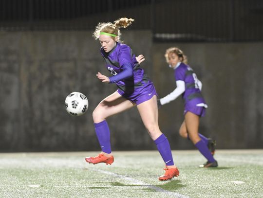 Lady Rattlers suffer 1-0 loss to Cougarettes