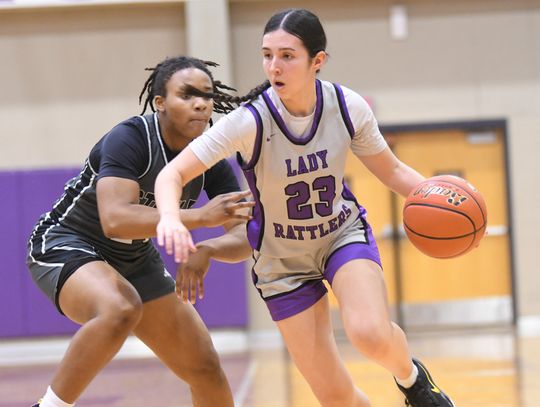 Lady Rattlers upset No. 11-ranked Cibolo Steele