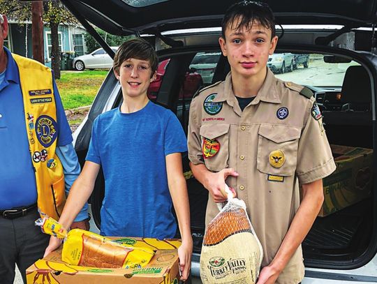 Lions Club donates food during Christmas season