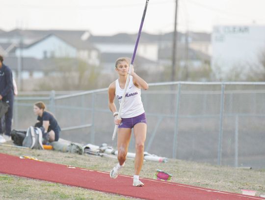 Mauritz-Barboza qualifies for state in pole vault
