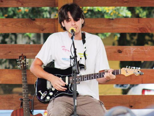 MONDAY NIGHT MELODIES