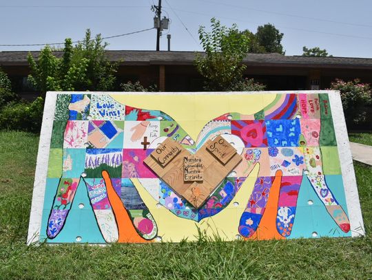 Neighborhood mural brings  community together