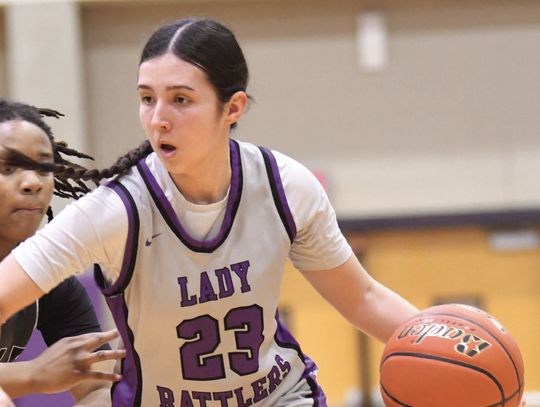 No. 24 Lady Rattlers fall to No. 25 Steele, enter playoffs as No. 2 seed in D2