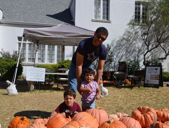 PICK OF THE PATCH: First United Methodist Church's annual pumpkin patch draws crowds