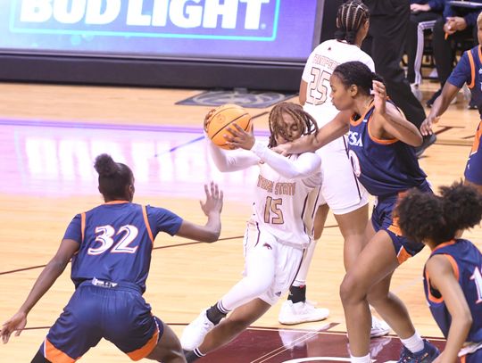 ‘Play like dogs’: Bobcats stun rival UTSA, 60-55