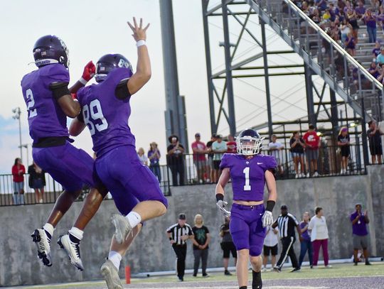 PLAYOFF BOUND: Late-game touchdown pushes San Marcos past East Central, secures playoff berth