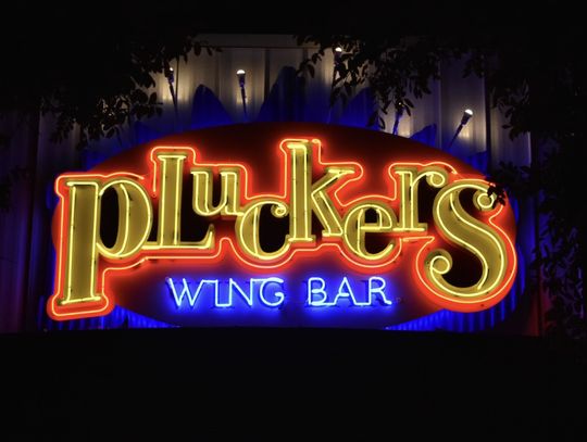 Pluckers Wing Bar Turns 30