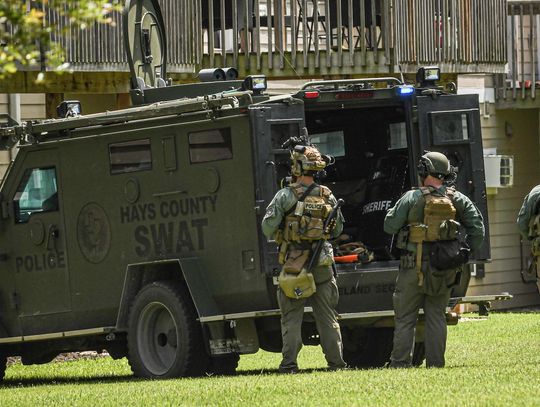 Police arrest man in Friday SWAT incident after he barricaded himself in apartment